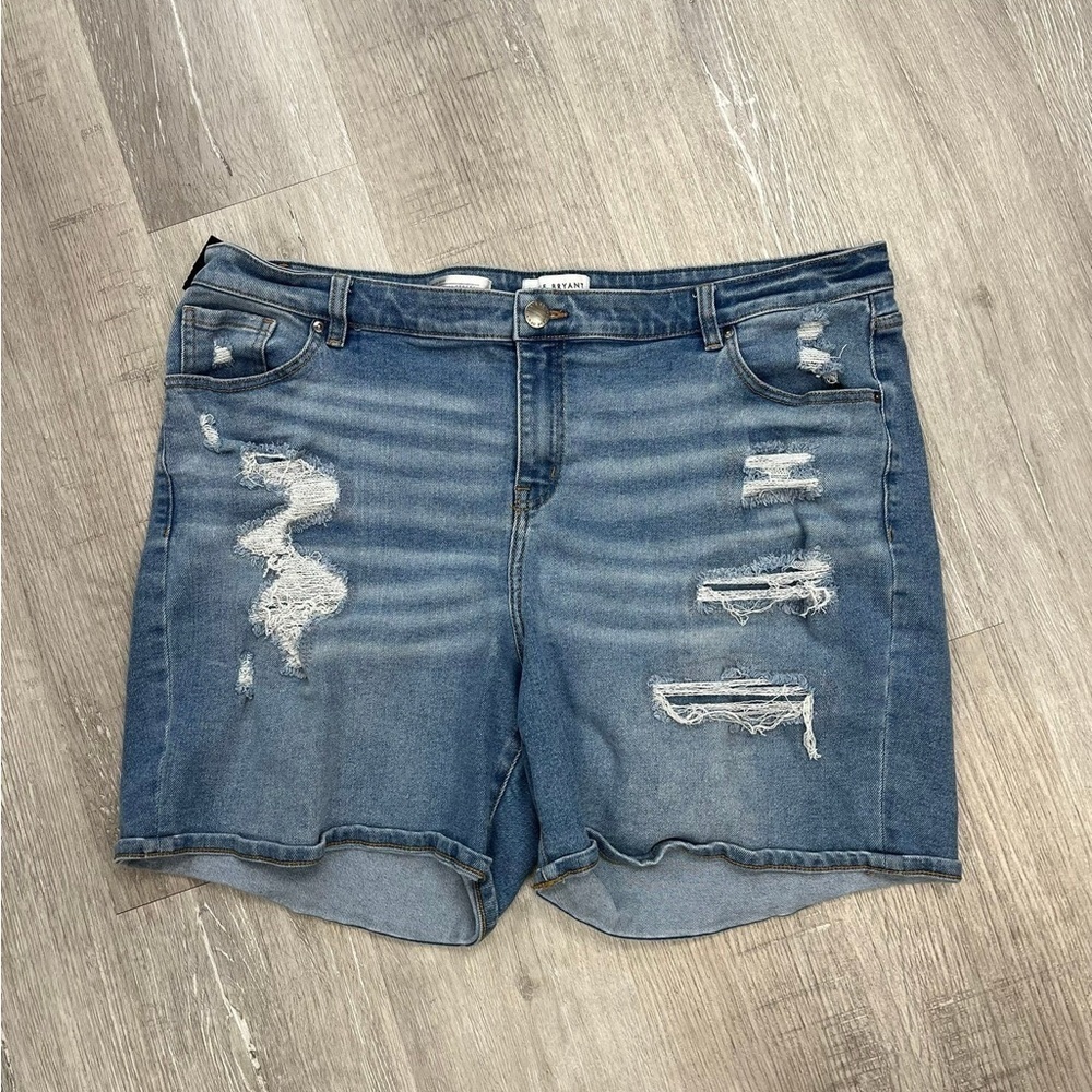 Lane Bryant Light Wash Boyfriend Midi Short - Size 20